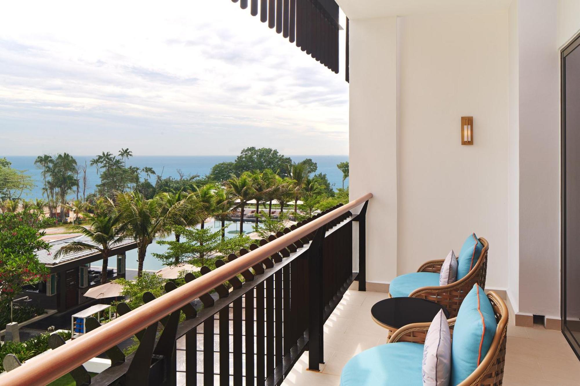 The Westin Desaru Coast Resort Esterno foto A balcony at the resort