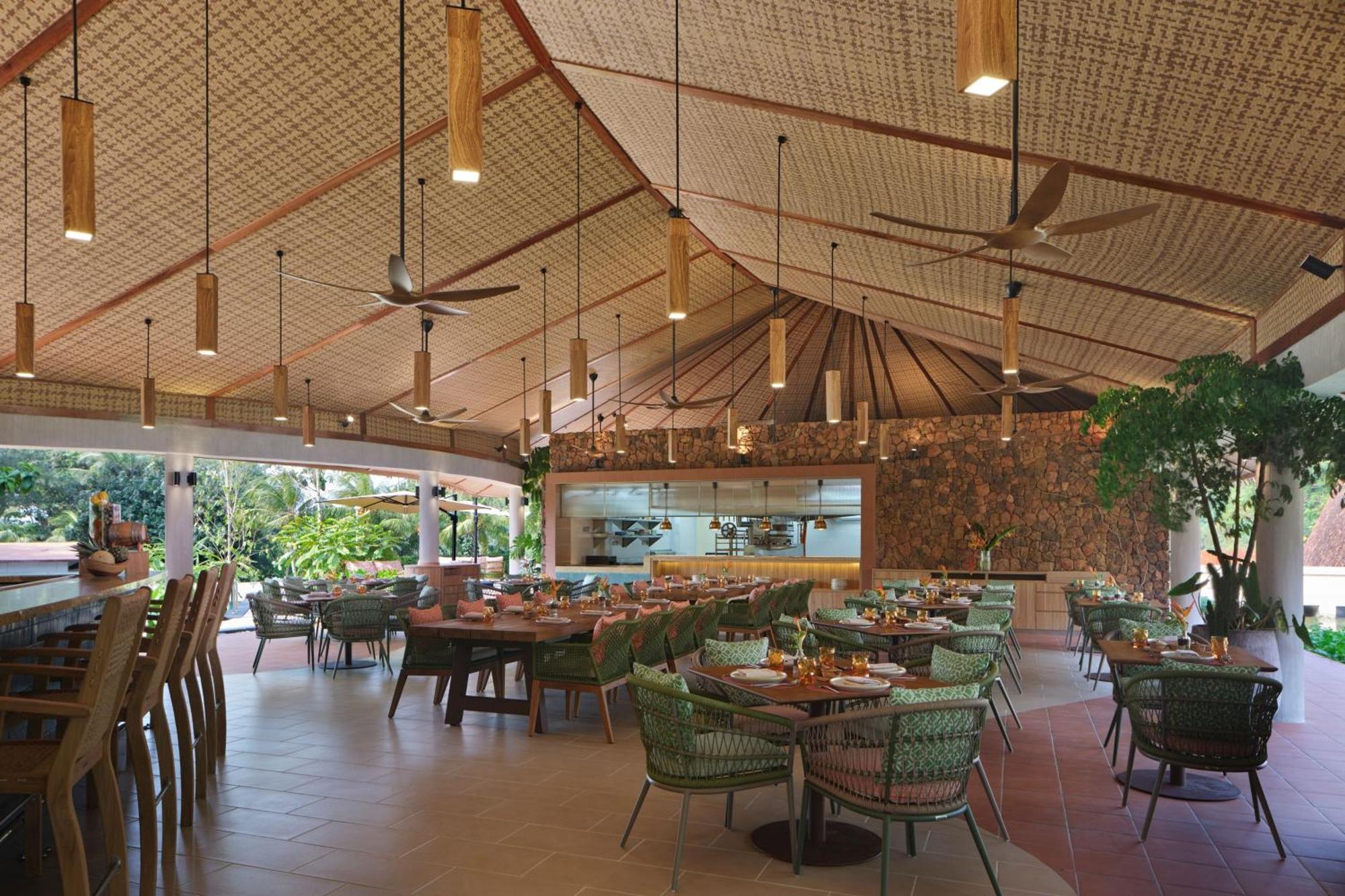 The Westin Desaru Coast Resort Esterno foto The interior of the restaurant