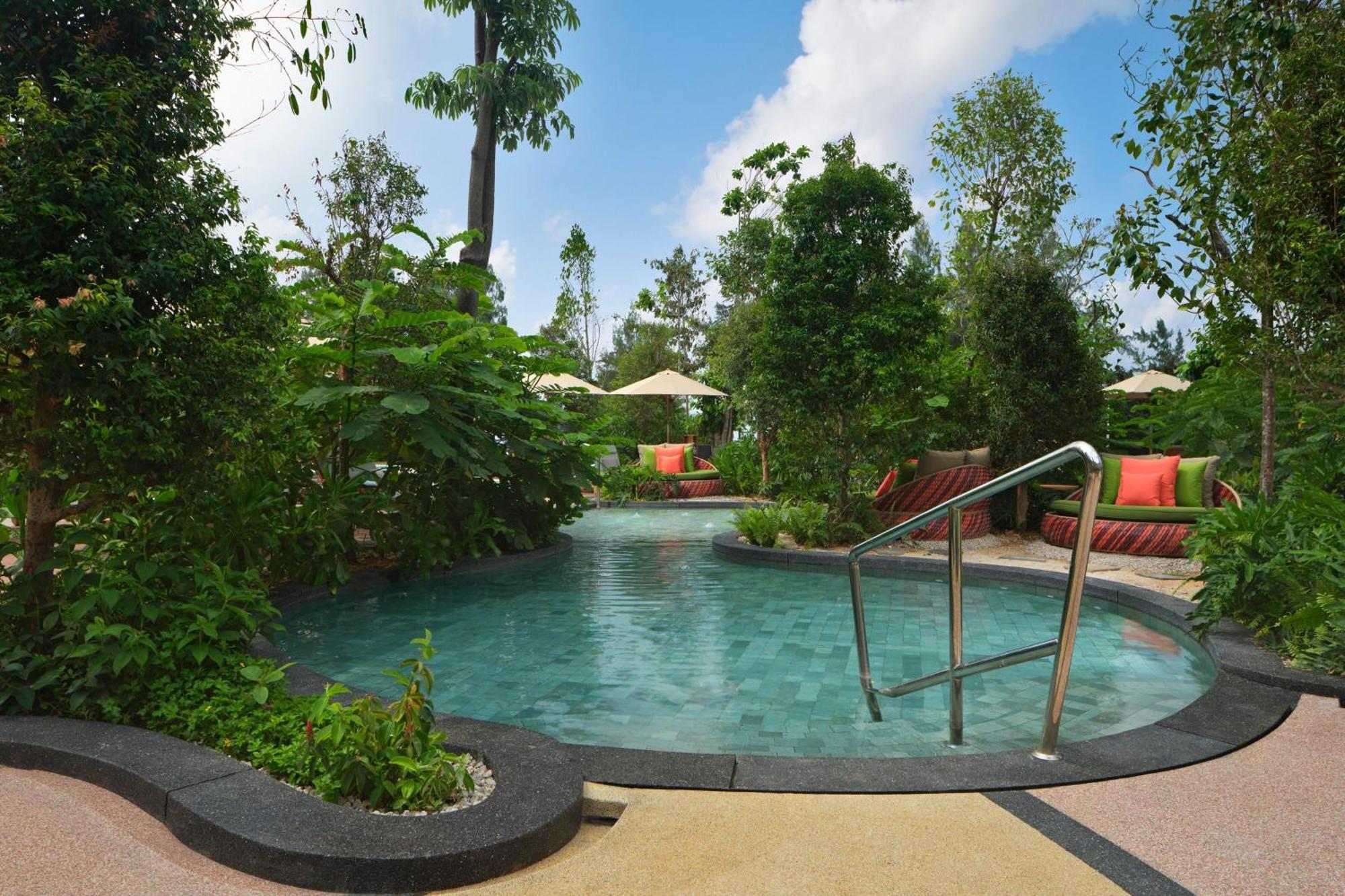 The Westin Desaru Coast Resort Esterno foto The swimming pool at the hotel